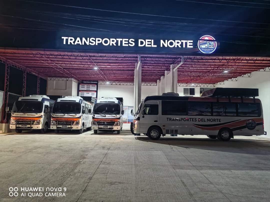 Interior cómodo de buses 24h horas