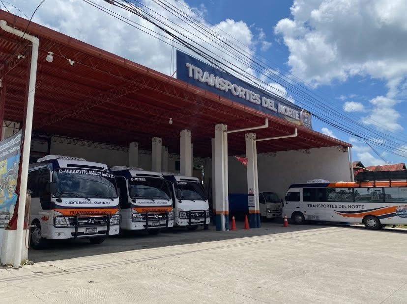 Terminal con pasajeros